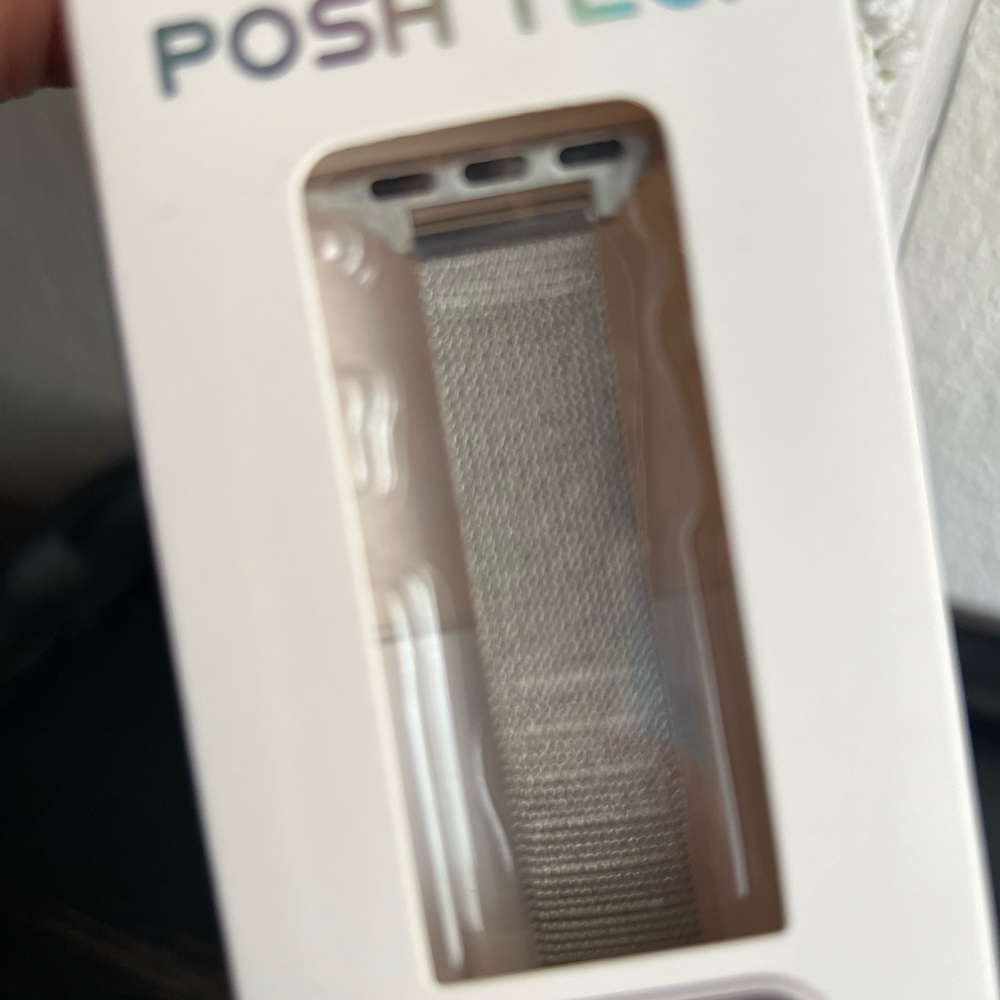 Silver Mesh Apple Watch Band - Picture 6 of 7
